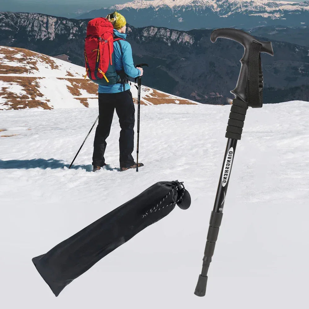 Person verwendet Gehstock im Schnee – Outdoor-Einsatz
