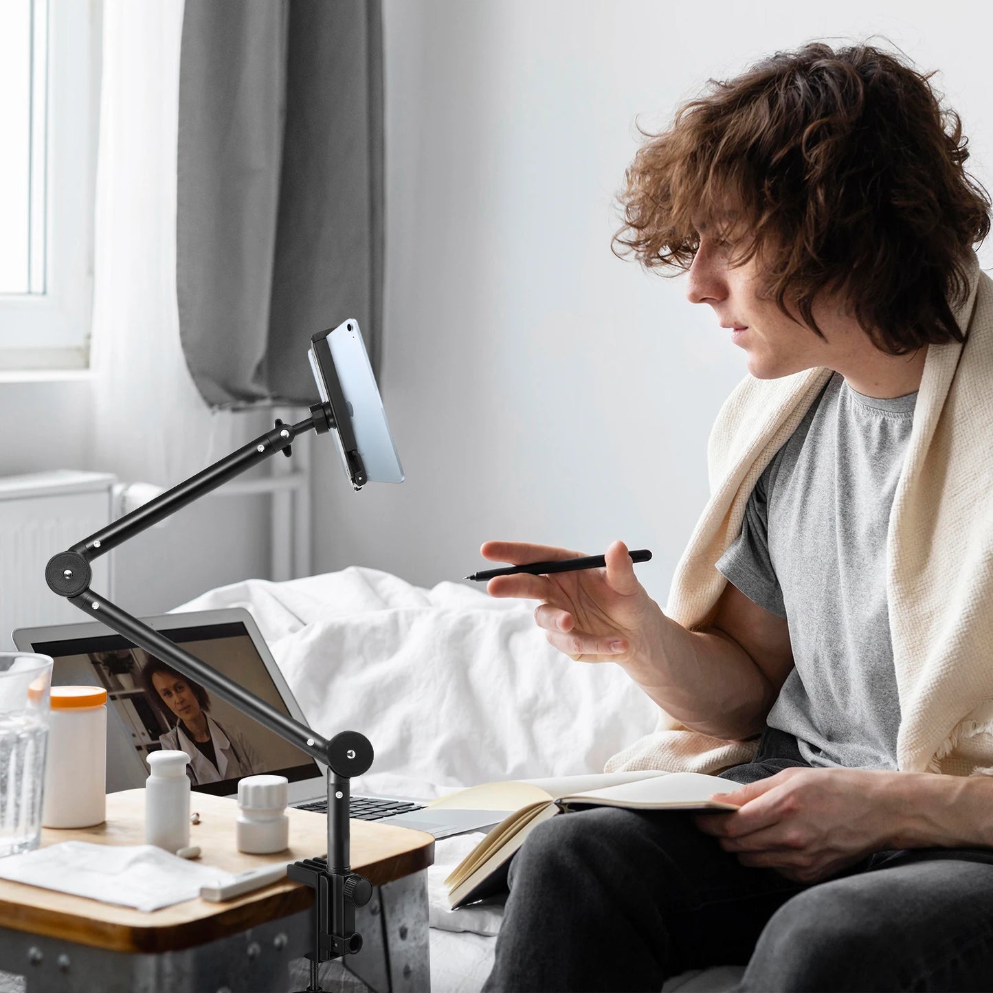 Tablet-Halter für Bett & Schreibtisch – 360° drehbar, Aluminium-Arm